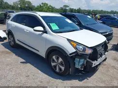 KNDCB3LC6H5074083 2017 KIA NIRO