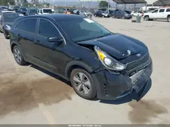 KNDCB3LC6H5076657 2017 KIA NIRO