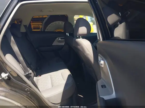 KNDCB3LC6H5076657 2017 KIA NIRO - Image 8