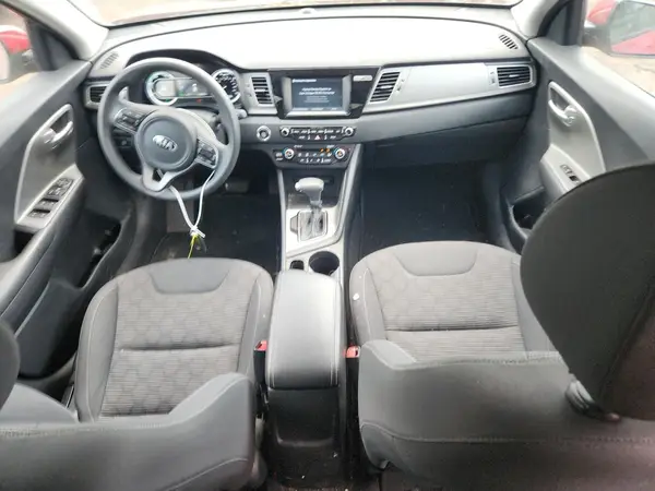 KNDCB3LC6H5078425 2017 KIA NIRO - Image 8
