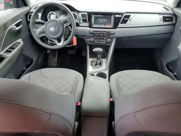 KNDCB3LC6H5082071 2017 KIA NIRO - Image 8