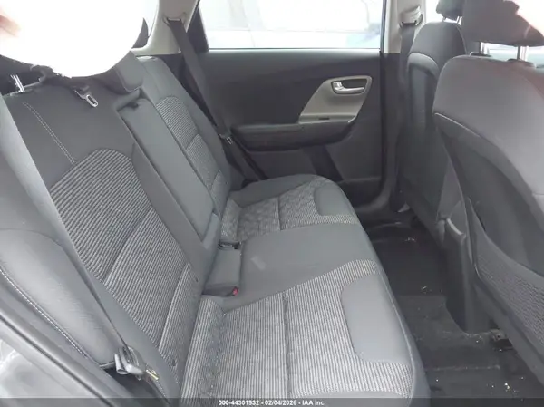 KNDCB3LC6H5082782 2017 KIA NIRO - Image 8