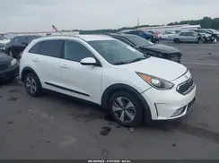 KNDCB3LC6H5085049 2017 KIA NIRO