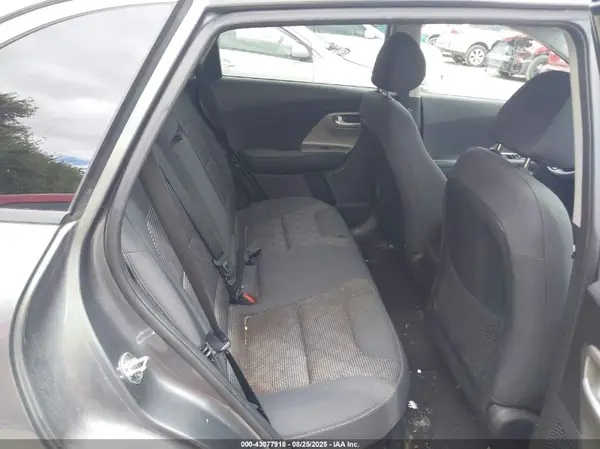 KNDCB3LC6H5087223 2017 KIA NIRO - Image 8