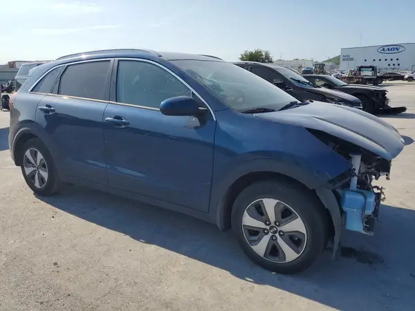 2017 KIA NIRO COPART lot 64940506 auction photo 4