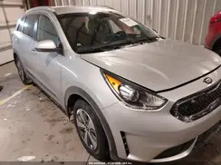 KNDCB3LC6H5092387 2017 KIA NIRO