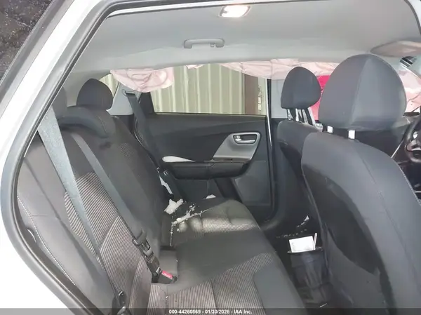 KNDCB3LC6H5092387 2017 KIA NIRO - Image 8