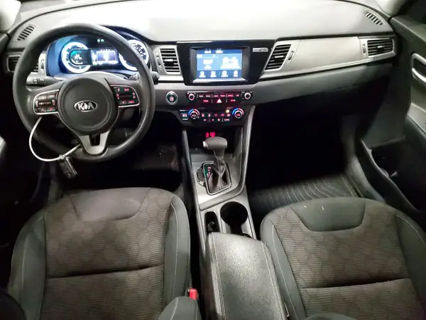 KNDCB3LC6H5099632 2017 KIA NIRO - Image 8