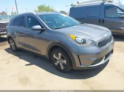 KNDCB3LC6H5102951 2017 KIA NIRO