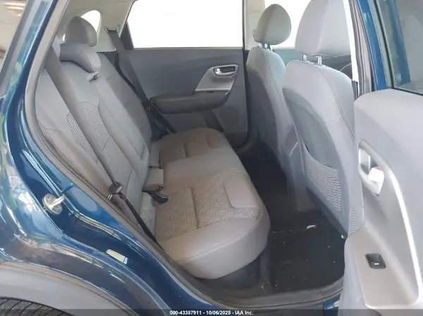 KNDCB3LC6H5104800 2017 KIA NIRO - Image 8