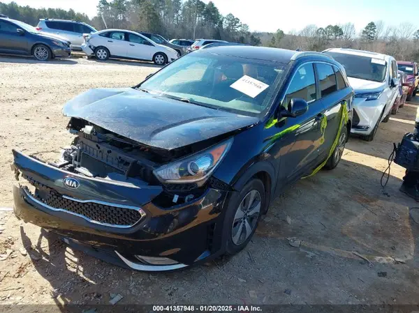 KNDCB3LC6J5109386 2018 KIA NIRO - Image 2