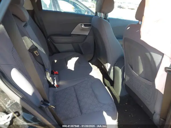 KNDCB3LC6J5109386 2018 KIA NIRO - Image 8