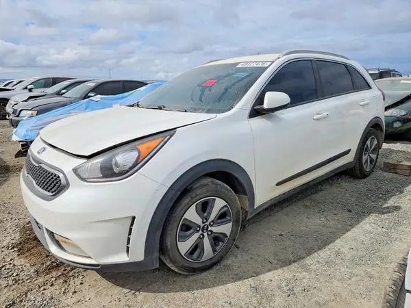 KNDCB3LC6J5109940 2018 KIA NIRO - Image 1