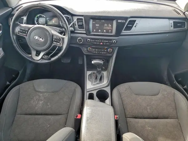 KNDCB3LC6J5109971 2018 KIA NIRO - Image 8