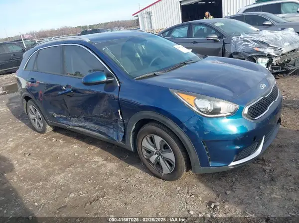 KNDCB3LC6J5114183 2018 KIA NIRO - Image 1