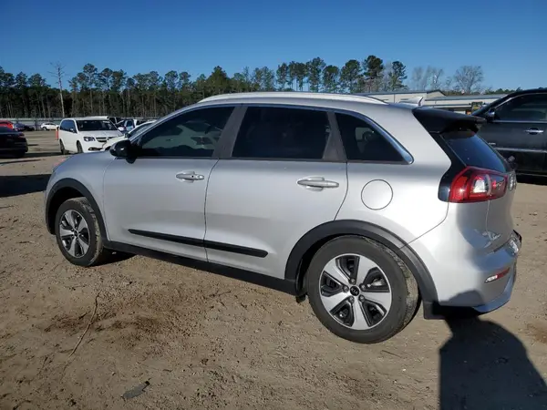 KNDCB3LC6J5119447 2018 KIA NIRO - Image 2