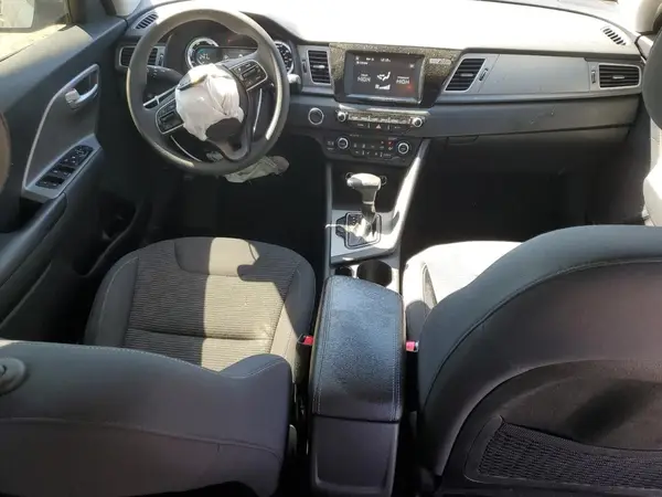 KNDCB3LC6J5119447 2018 KIA NIRO - Image 8