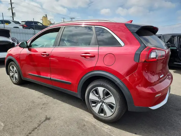 KNDCB3LC6J5122705 2018 KIA NIRO - Image 2