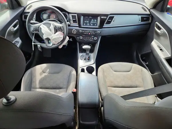 KNDCB3LC6J5122705 2018 KIA NIRO - Image 8