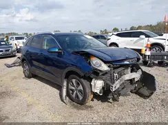 KNDCB3LC6J5124065 2018 KIA NIRO