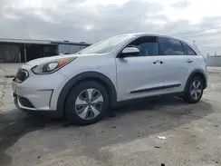 KNDCB3LC6J5126902 2018 KIA NIRO