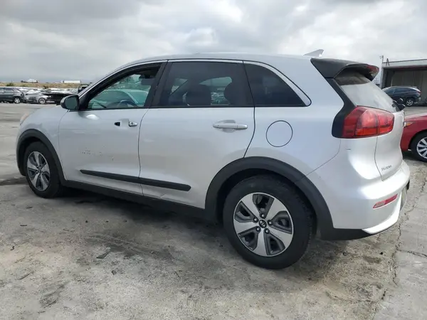 KNDCB3LC6J5126902 2018 KIA NIRO - Image 2