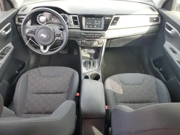 KNDCB3LC6J5126902 2018 KIA NIRO - Image 8