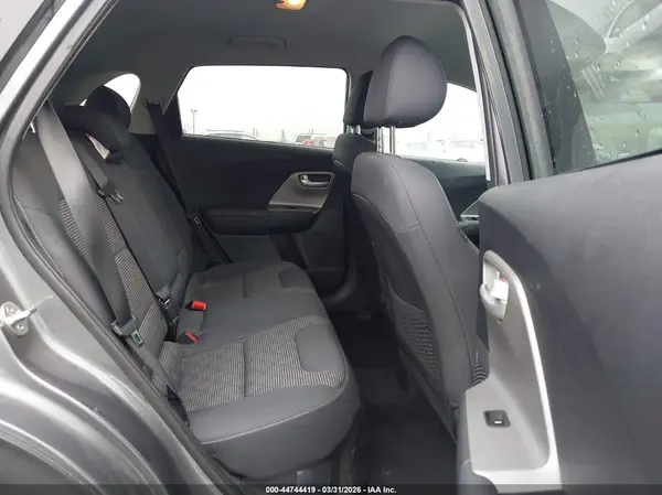KNDCB3LC6J5128391 2018 KIA NIRO - Image 8