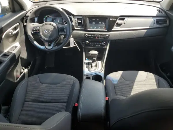 KNDCB3LC6J5129394 2018 KIA NIRO - Image 8