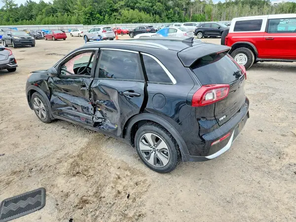 KNDCB3LC6J5136720 2018 KIA NIRO - Image 2