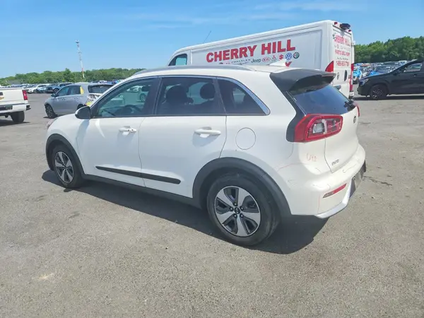 KNDCB3LC6J5150391 2018 KIA NIRO - Image 2