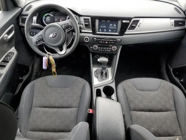 KNDCB3LC6J5151878 2018 KIA NIRO - Image 8