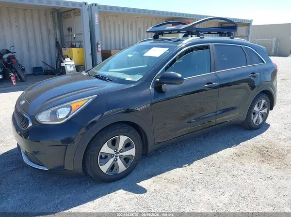 KNDCB3LC6J5156725 2018 KIA NIRO - Image 2