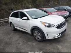 KNDCB3LC6J5161262 2018 KIA NIRO