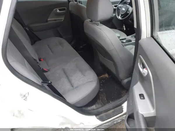 KNDCB3LC6J5161262 2018 KIA NIRO - Image 8