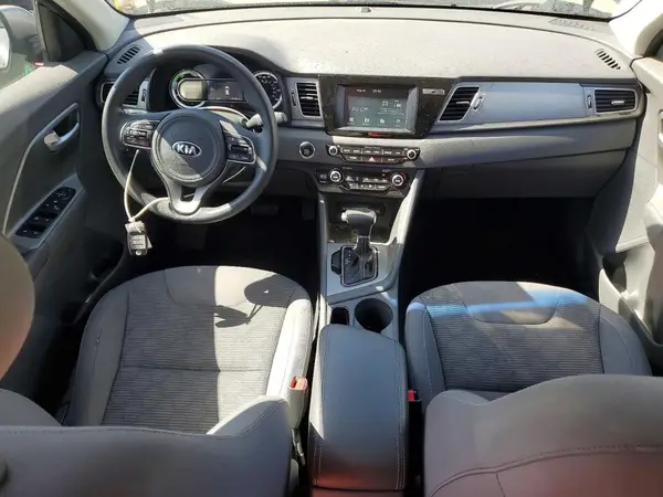 KNDCB3LC6J5161472 2018 KIA NIRO - Image 8