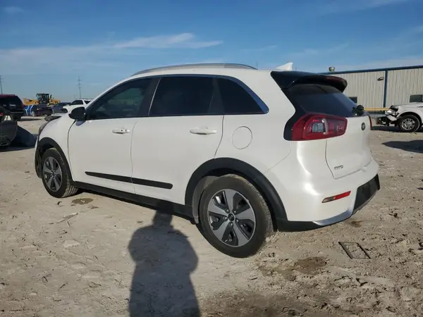 KNDCB3LC6J5171497 2018 KIA NIRO - Image 2