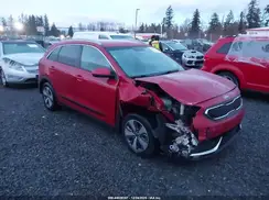 KNDCB3LC6J5179051 2018 KIA NIRO