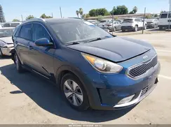 KNDCB3LC6J5200755 2018 KIA NIRO