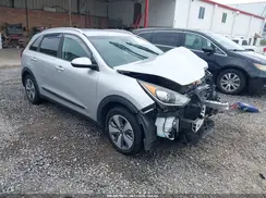 KNDCB3LC6J5201145 2018 KIA NIRO
