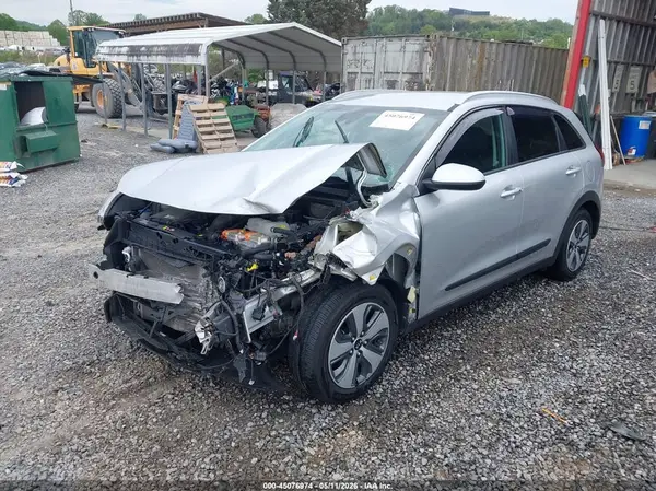 KNDCB3LC6J5201145 2018 KIA NIRO - Image 2