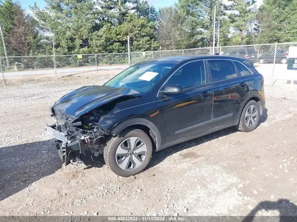 KNDCB3LC6J5201503 2018 KIA NIRO - Image 2