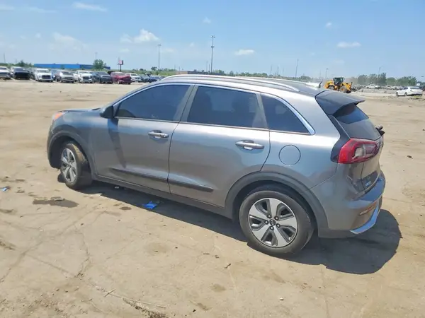 KNDCB3LC6J5202151 2018 KIA NIRO - Image 2