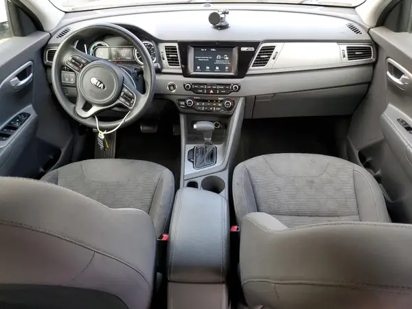 KNDCB3LC6J5203865 2018 KIA NIRO - Image 8
