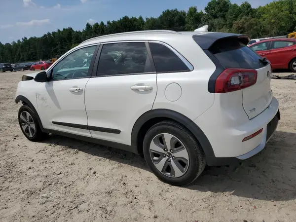 KNDCB3LC6J5204580 2018 KIA NIRO - Image 2