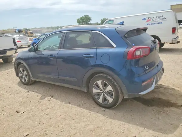 KNDCB3LC6J5205602 2018 KIA NIRO - Image 2