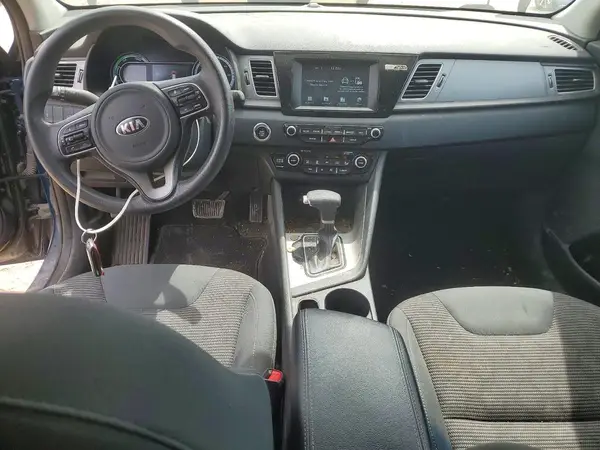 KNDCB3LC6J5205602 2018 KIA NIRO - Image 8