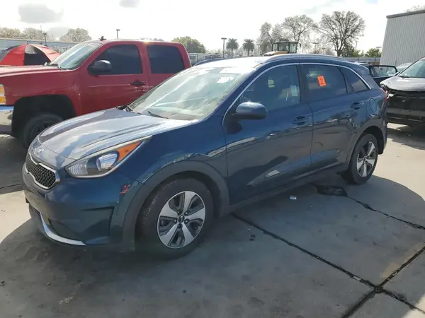 KNDCB3LC6J5206975 2018 KIA NIRO - Image 1