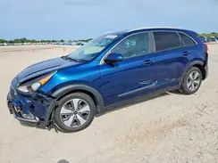 KNDCB3LC6J5207639 2018 KIA NIRO