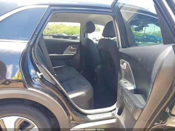 KNDCB3LC6J5210296 2018 KIA NIRO - Image 8